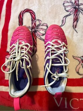 Nike Women's Pink and Purple Lace-Up Athletic Sneakers